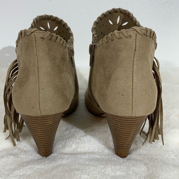 Indigo Rd Suede Taupe Tan Fringe Booties - 9 - Picture 5 of 6